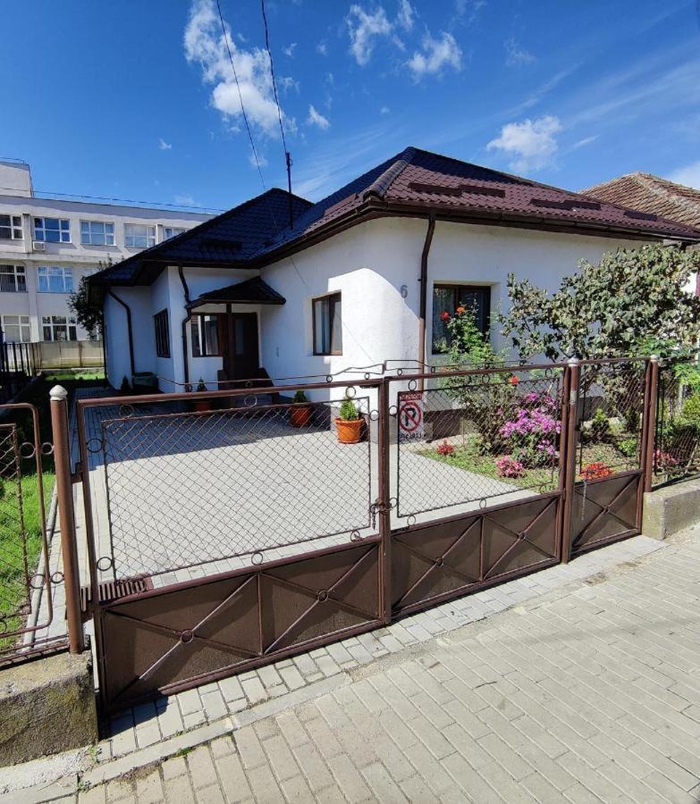 Casa Marina Pension Călimăneşti Buitenkant foto
